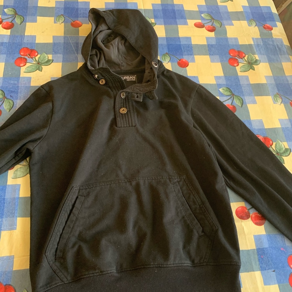 I’m selling a black sweater size is medium